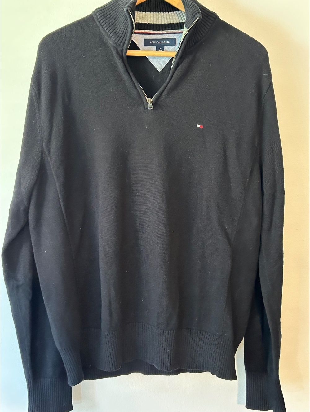 Tommy Hilfiger Men's Black Half-Zip Pullover Sweater L-0035